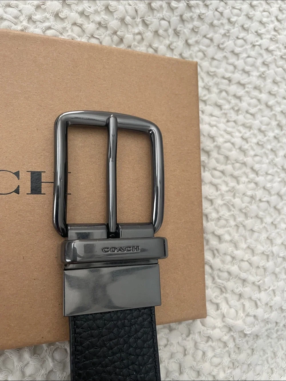 Coach Men's Reversible Black and Brown Leather Belt with gold and chrome buckles - Picture 4 of 7